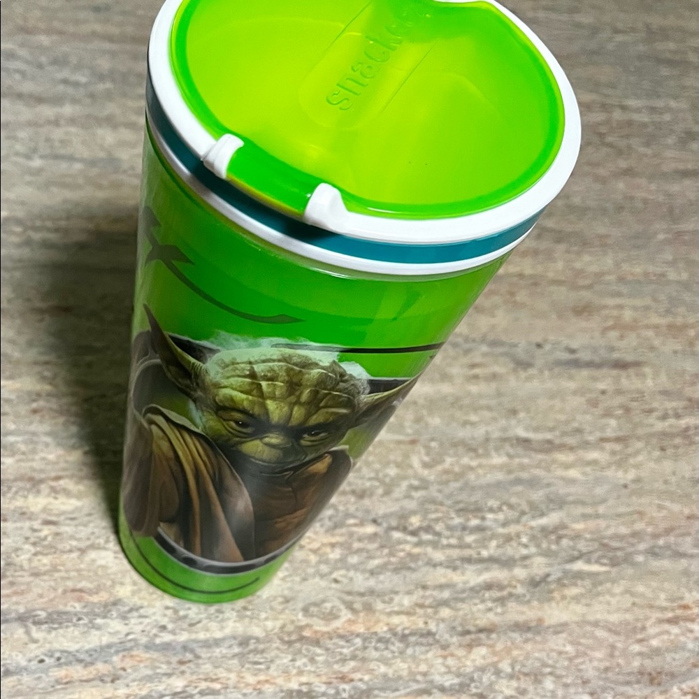 Snackeez Star Wars Yoda cup and snack bowl